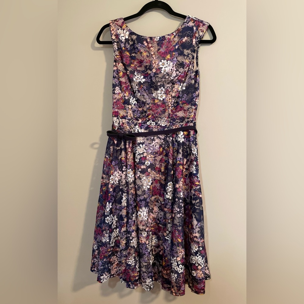 DANNY AND NICOLE Size 4 Floral fit and flare dress